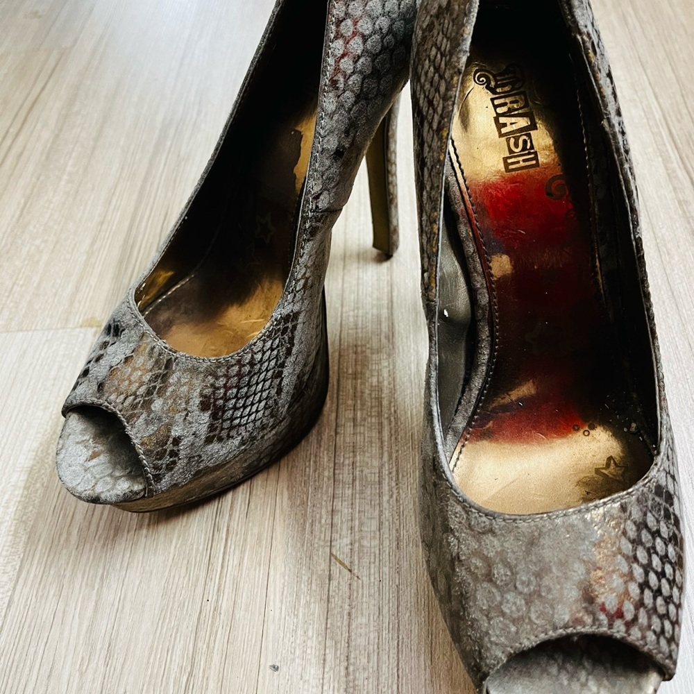 Brash Platform Peep- toe Stilettos heels - Picture 6 of 14